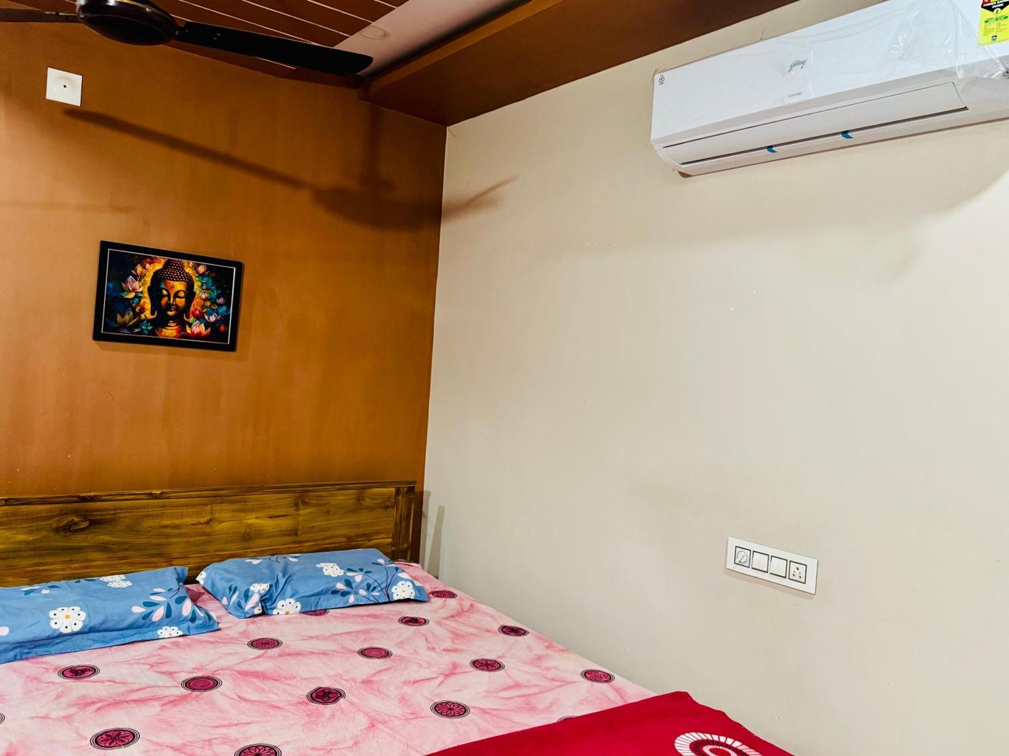 Sri Padha Vallabha Serenity Homestay Pithapuram Экстерьер фото